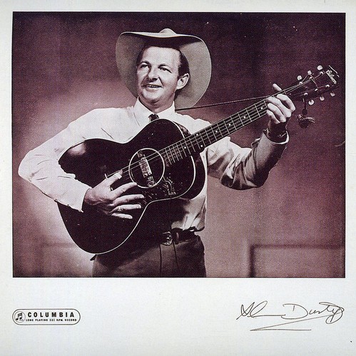 Slim Dusty Sings